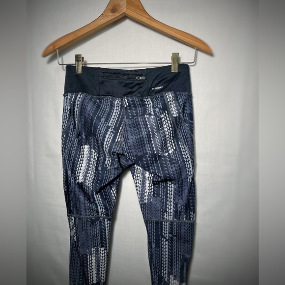 Saucony Scoot Series Black and White Capri leggings Extra small - Picture 2 of 4